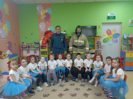Урок безопасности "Не шути , дружок, с огнём, чтоб не пожалеть потом" Урок безопасности "Не шути , дружок, с огнём, чтоб не пожалеть потом".